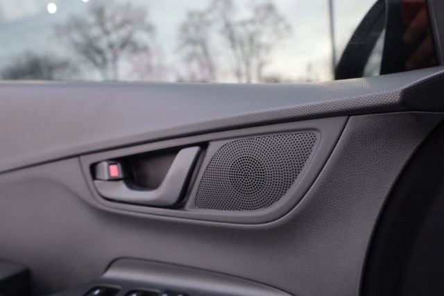 Used 2021 Hyundai Kona SEL Plus w/ Cargo Package image 23