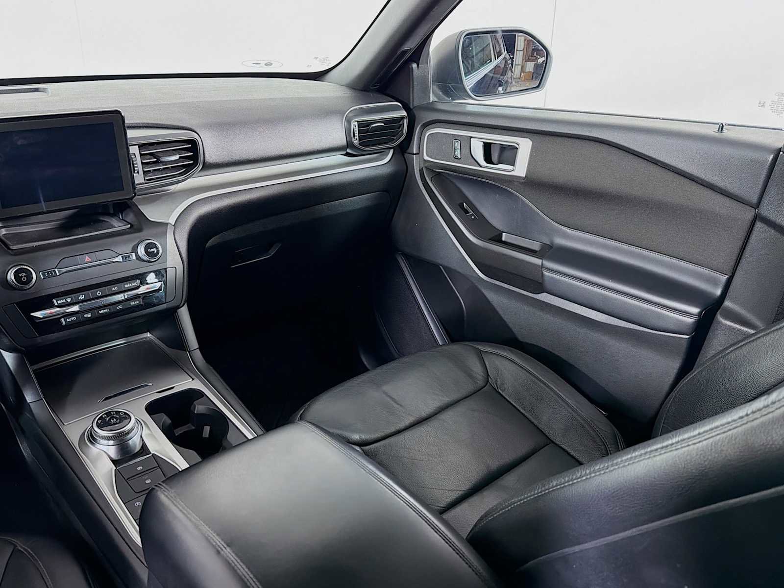 Used 2020 Ford Explorer XLT image 19