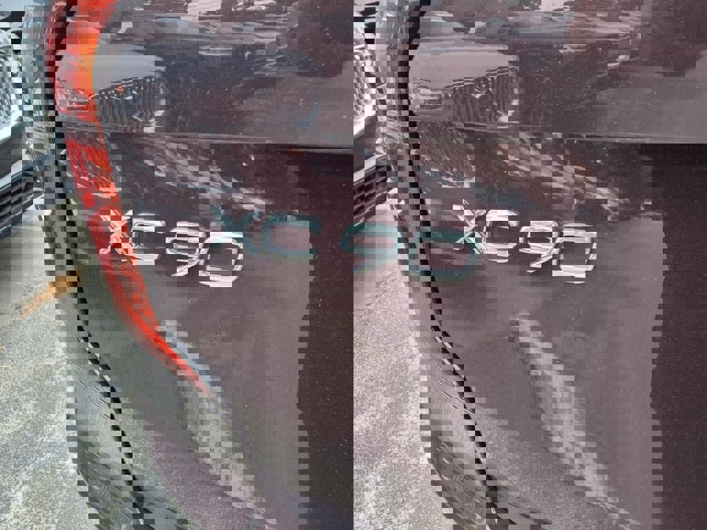 New 2025 Volvo XC90 B5 Core w/ Climate Package image 5