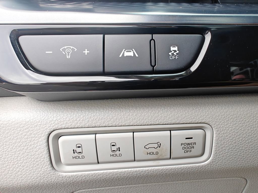 Used 2022 Kia Carnival SX Prestige image 31