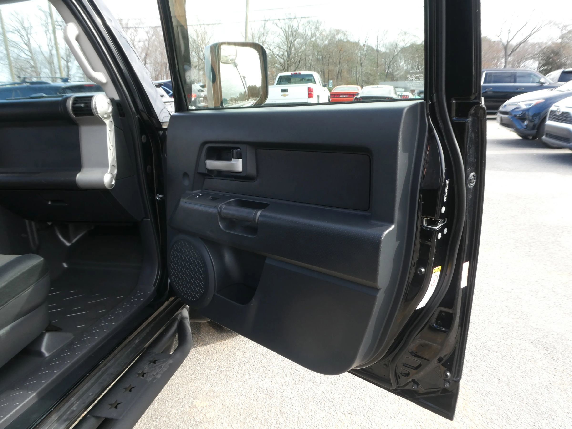 Used 2012 Toyota FJ Cruiser 4WD image 21