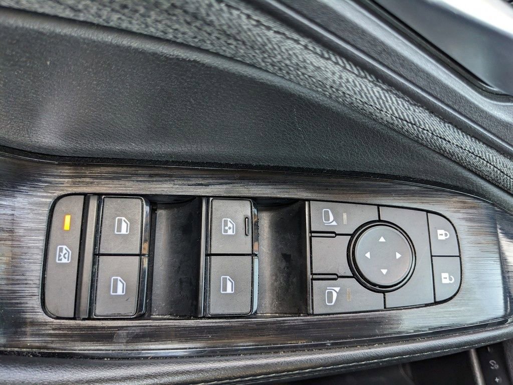 Used 2023 Nissan Rogue SV image 51