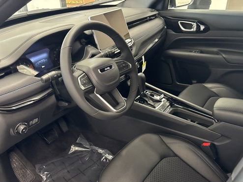 New 2026 Jeep Compass Latitude image 12
