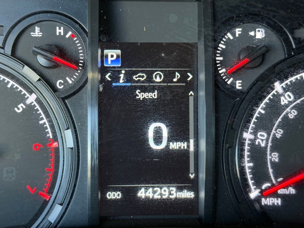 Used 2022 Toyota 4Runner SR5 Premium w/ Moonroof Package RWD image 27