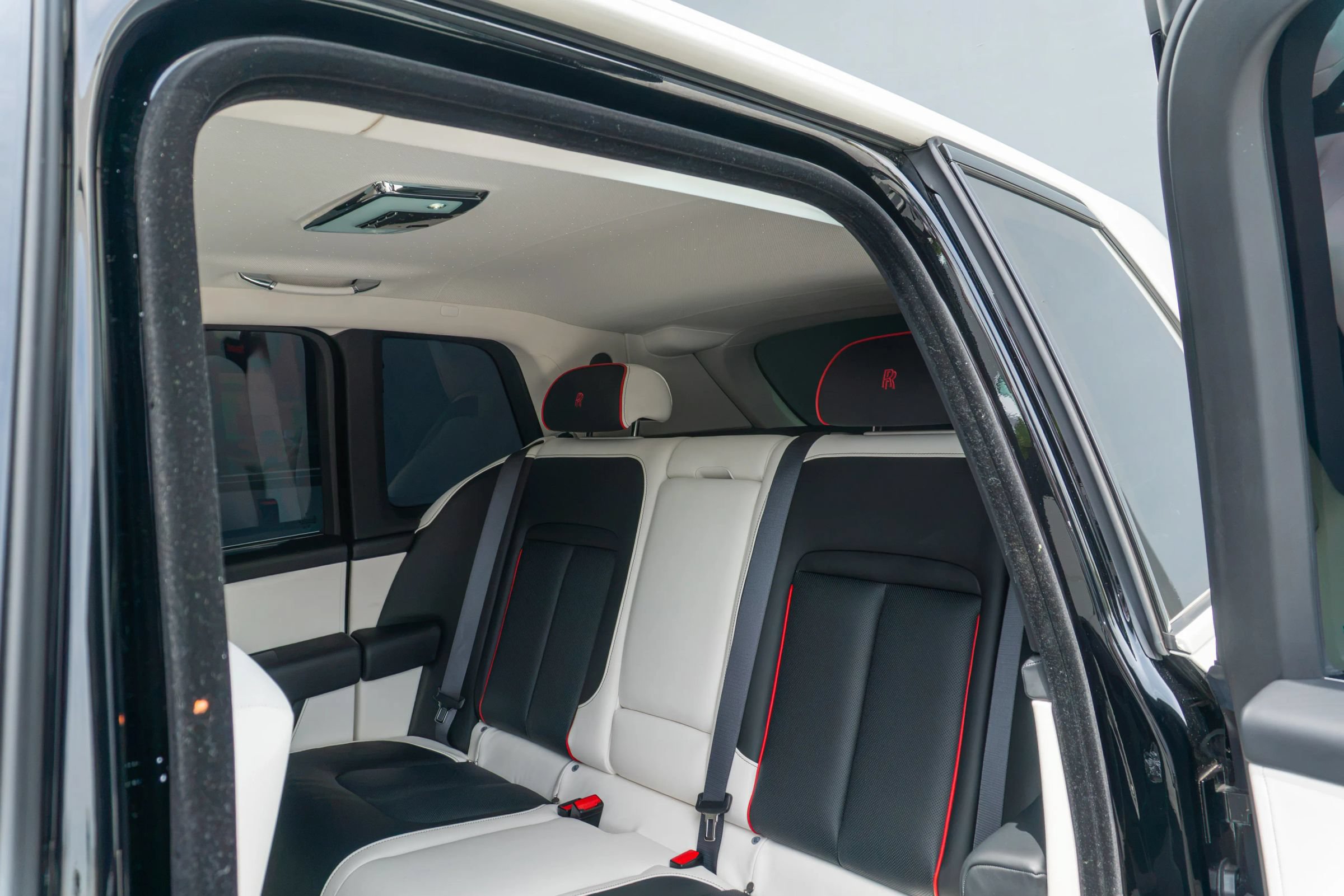 Used 2025 Rolls-Royce Cullinan AWD/4WD image 58