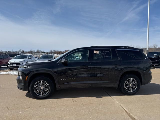 Used 2025 Chevrolet Traverse LT image 5