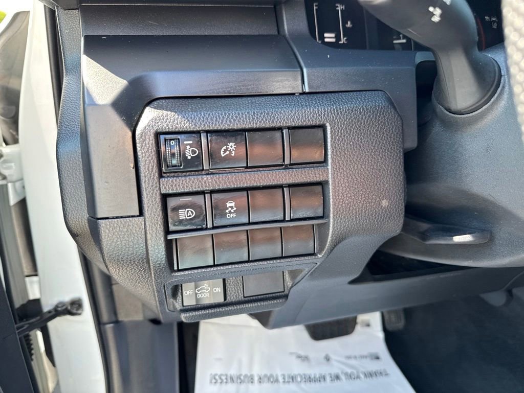 Used 2024 Toyota Tacoma SR AWD/4WD image 16