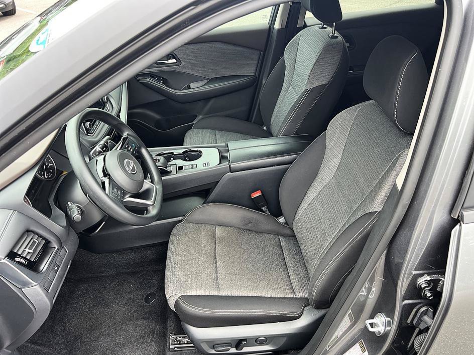 Certified 2023 Nissan Rogue SV FWD image 13