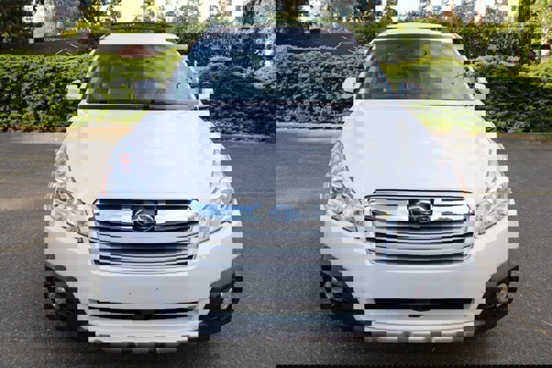 Used 2013 Subaru Outback 2.5i Limited AWD/4WD image 10