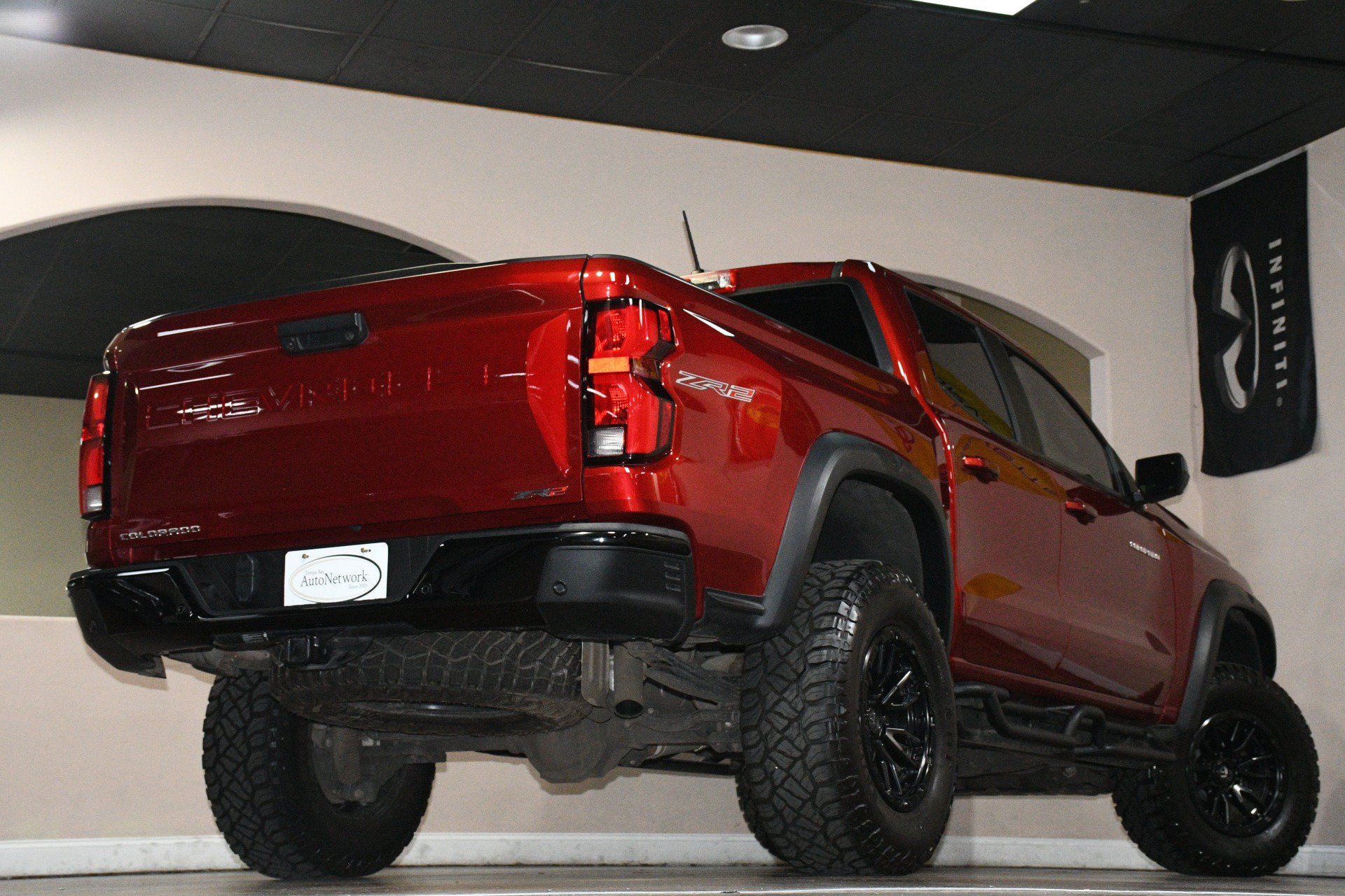Used 2025 Chevrolet Colorado ZR2 w/ Technology Package AWD/4WD image 85