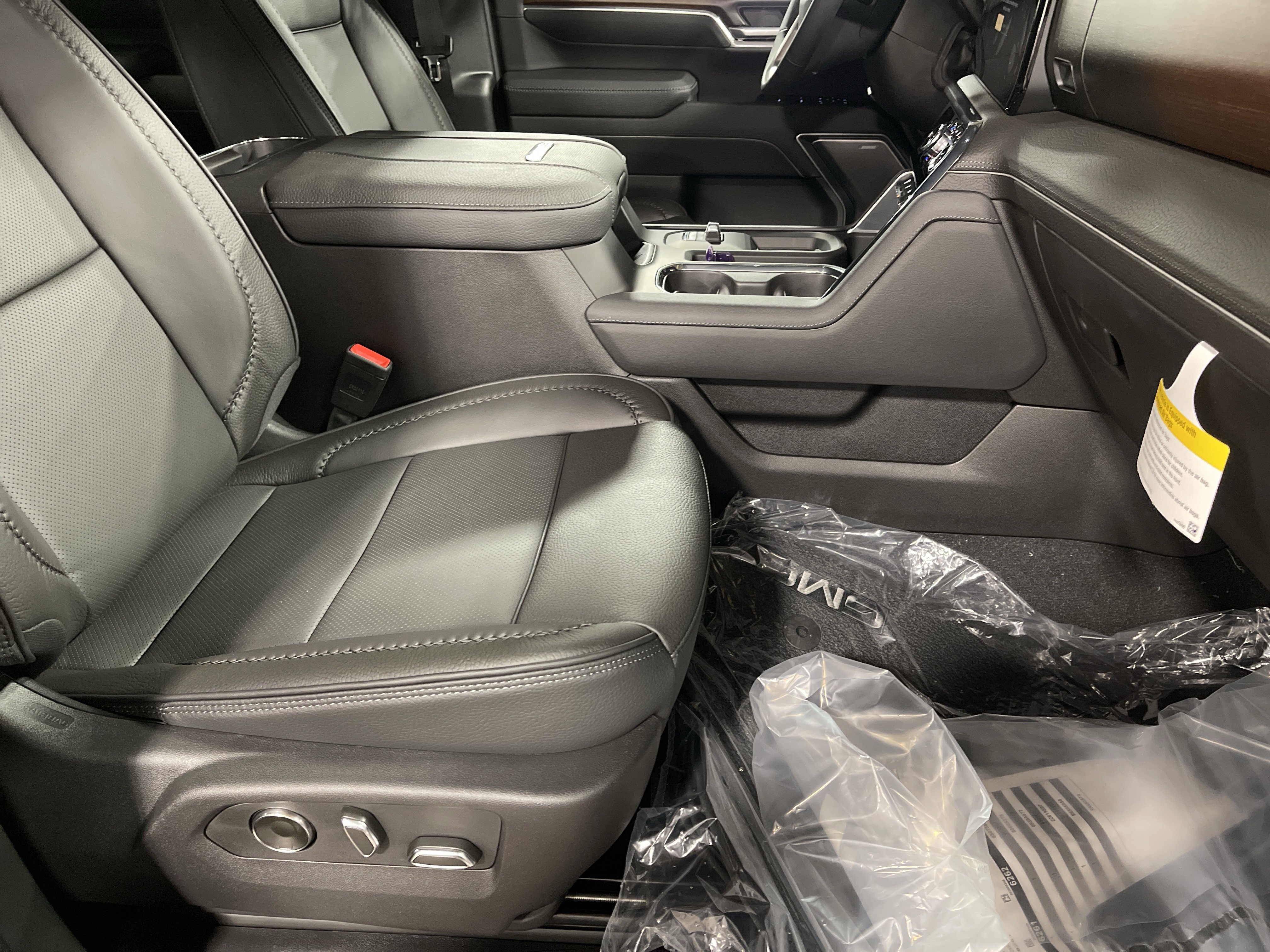 New 2026 GMC Sierra 2500 Denali w/ Denali Reserve Package image 16