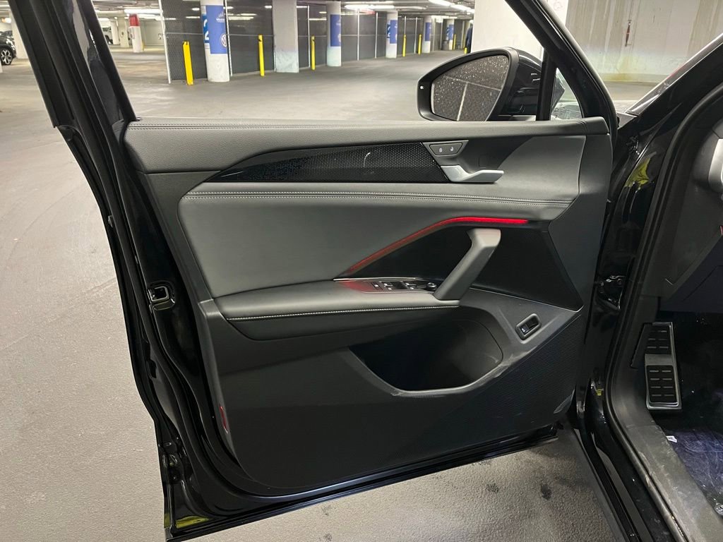 New 2025 Volkswagen Tiguan SE R-Line image 20