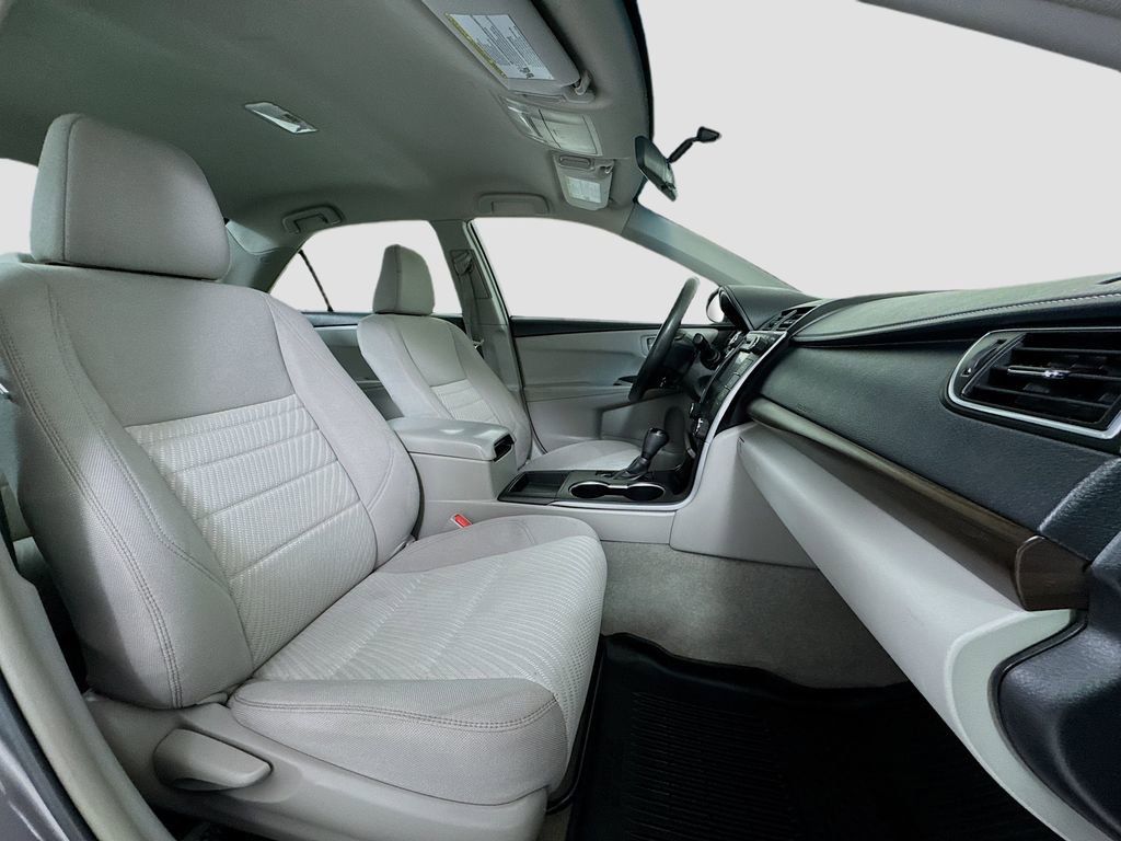 Used 2017 Toyota Camry LE image 23