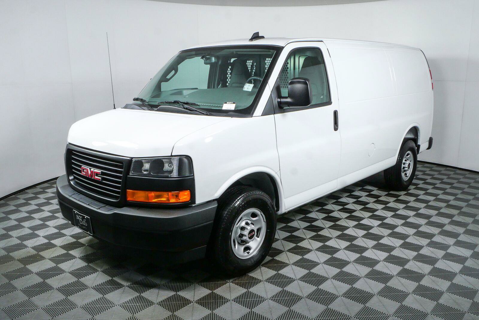 New 2025 GMC Savana 2500 w/ Driver Convenience Package RWD image 18