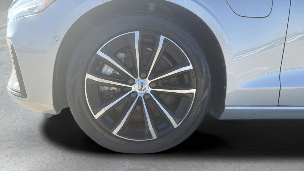 Used 2023 Volvo S60 T8 Plus image 14