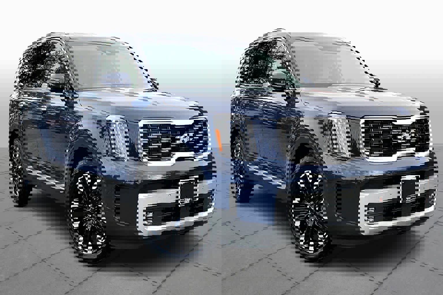 Used 2023 Kia Telluride SX image 3