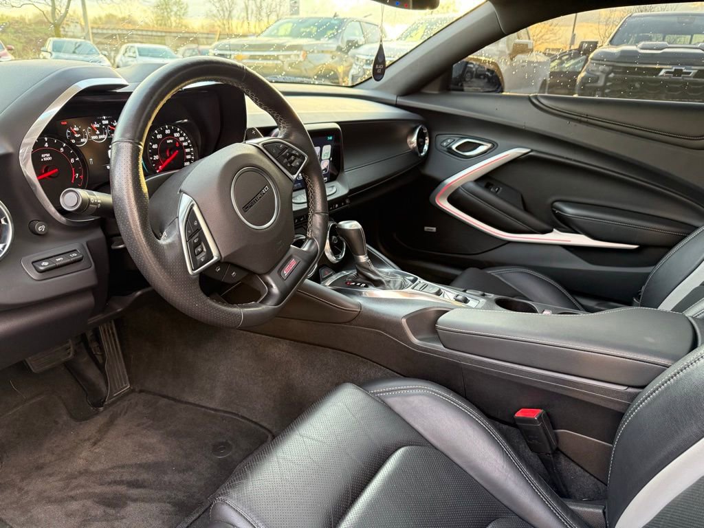 Used 2016 Chevrolet Camaro SS RWD image 10