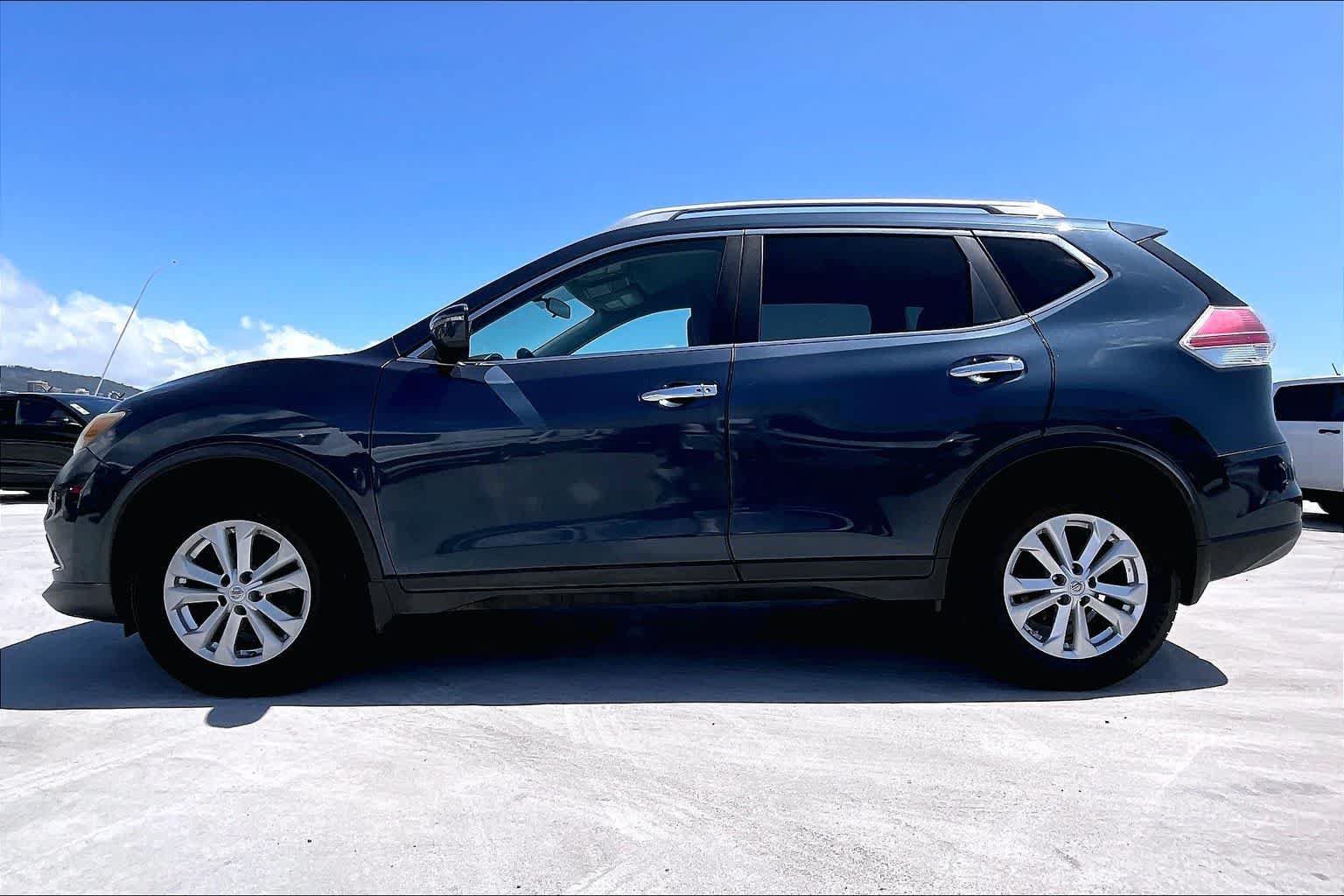 Used 2016 Nissan Rogue SV FWD image 3