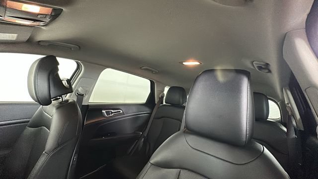 Used 2025 Kia Sportage EX FWD image 12