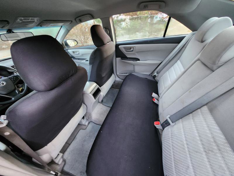 Used 2015 Toyota Camry LE image 31