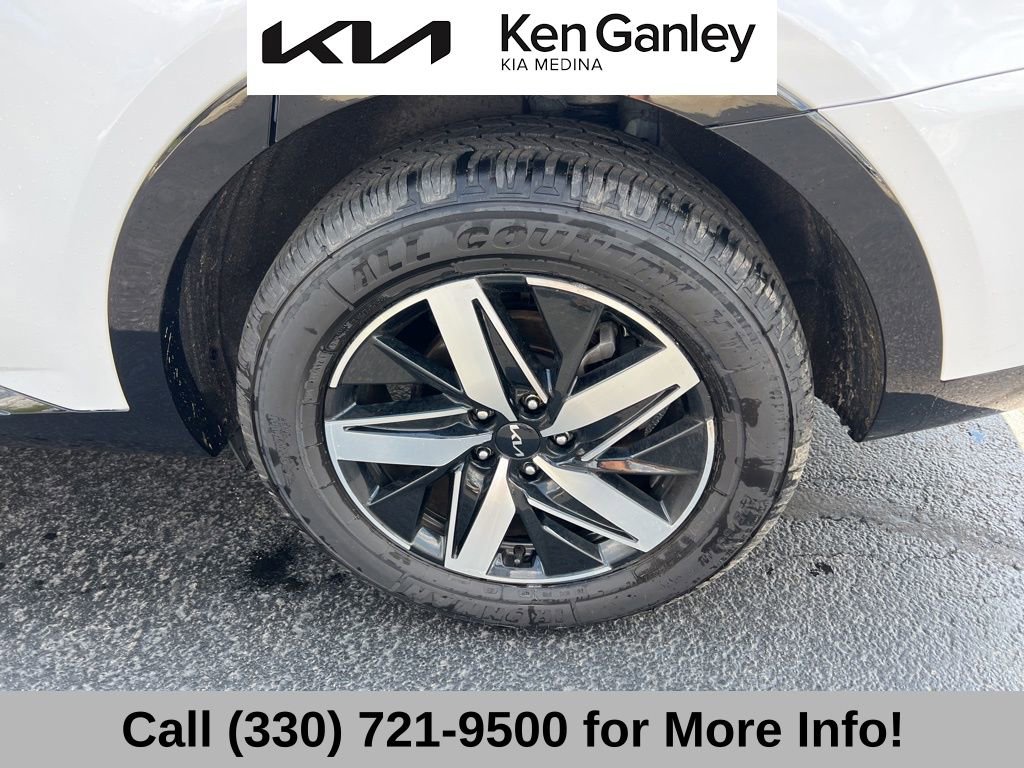Certified 2023 Kia Sorento S w/ Panoramic Sunroof Package FWD image 24
