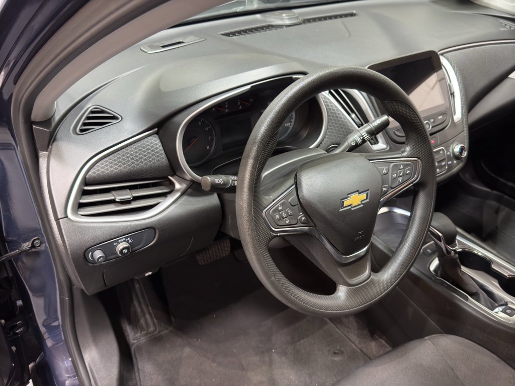 Used 2025 Chevrolet Malibu LT image 15