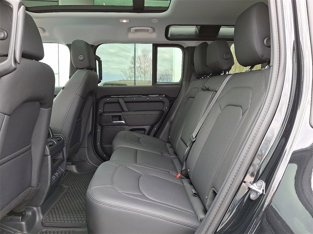 Used 2026 Land Rover Defender 110 S image 10