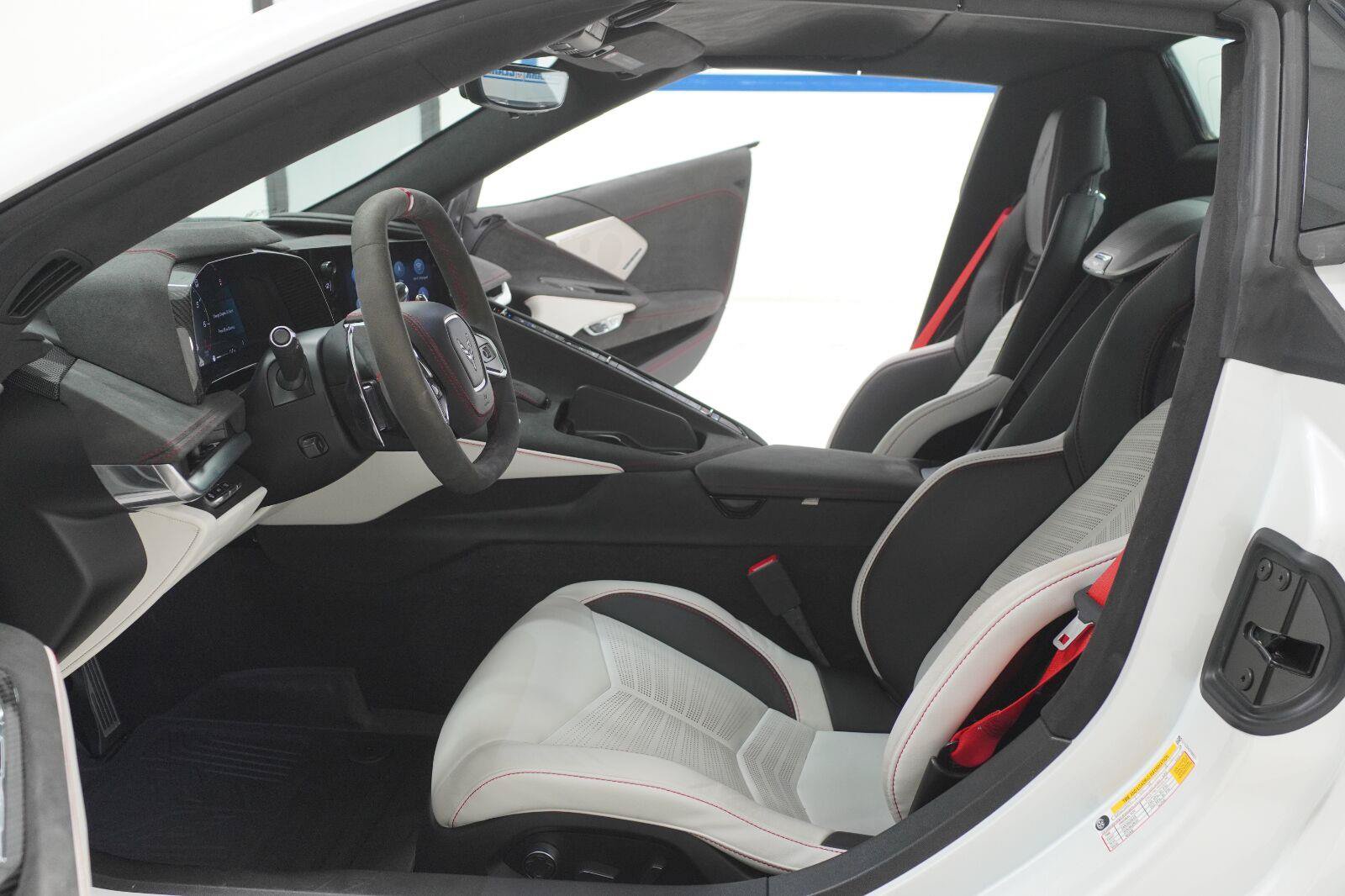 Used 2023 Chevrolet Corvette Stingray Premium Conv RWD image 5
