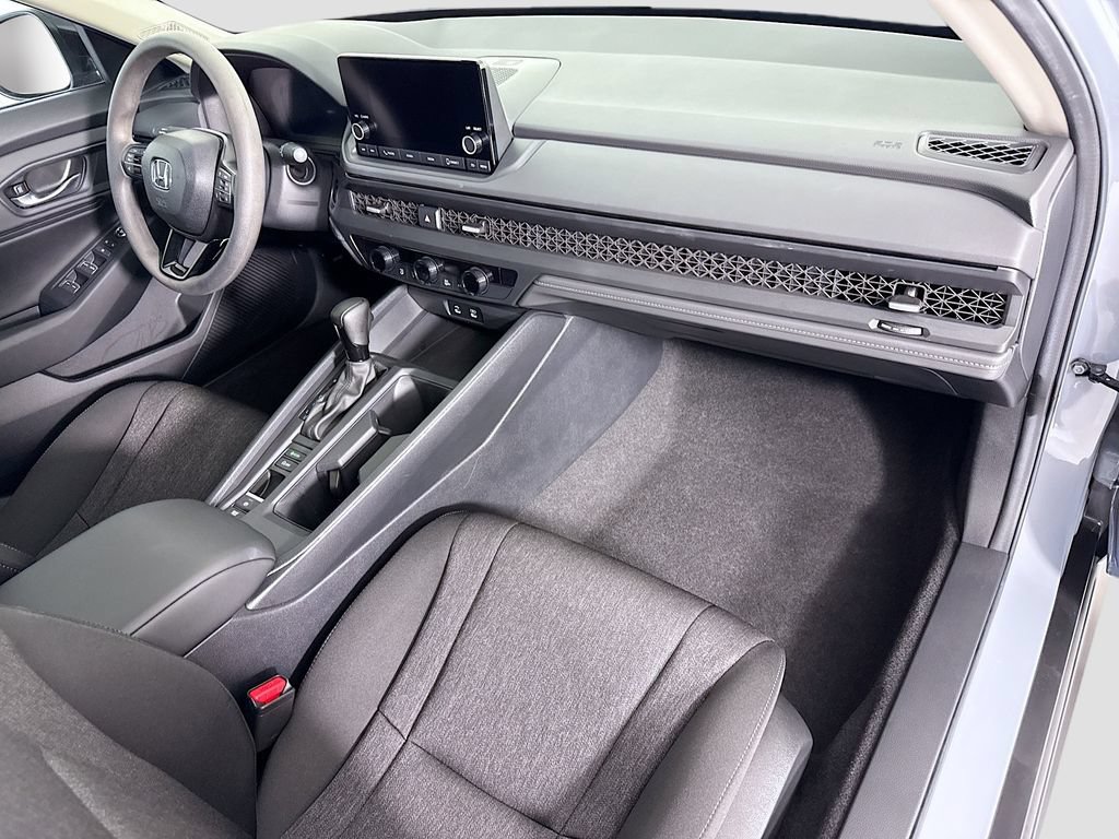Certified 2025 Honda Accord SE image 17
