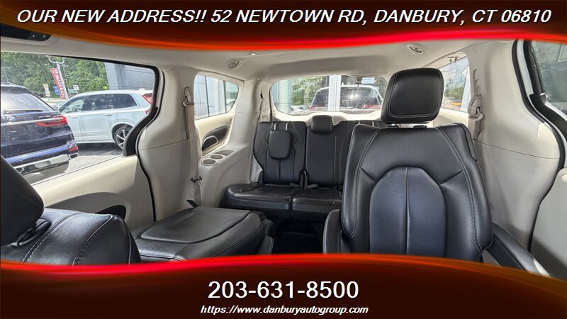 Used 2022 Chrysler Pacifica Touring-L FWD image 16