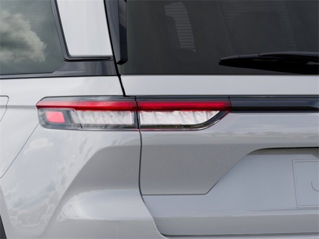New 2025 Jeep Grand Cherokee Laredo image 9