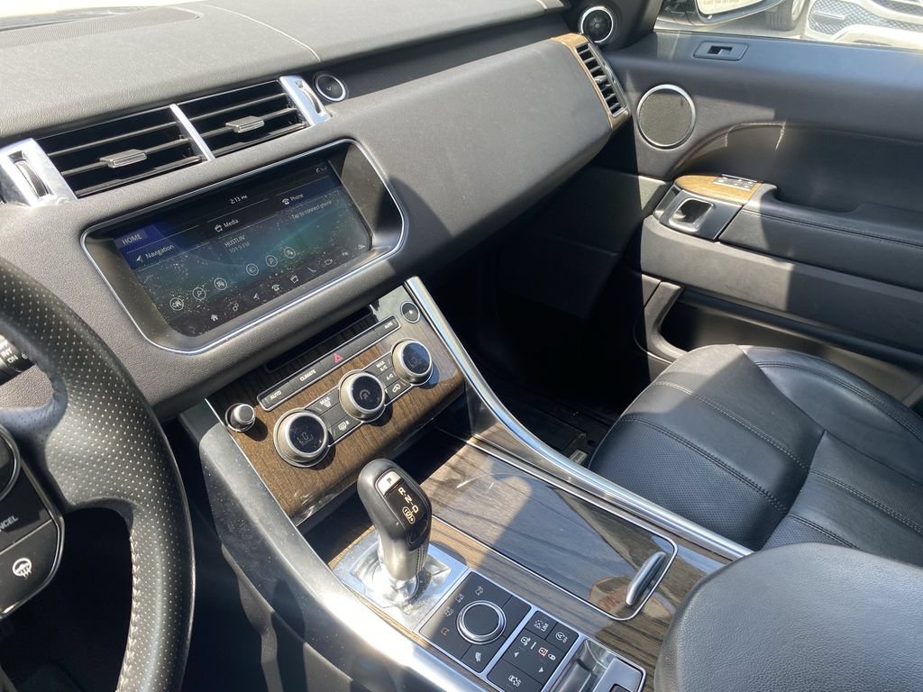 Used 2017 Land Rover Range Rover Sport SE AWD/4WD image 9