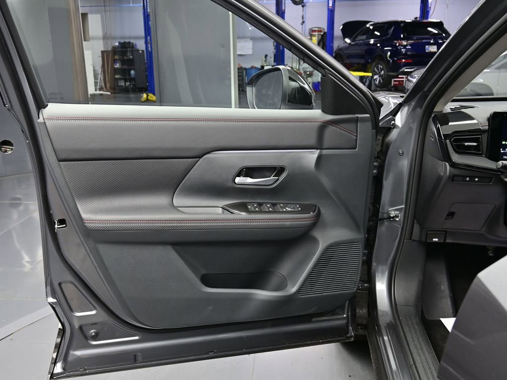 New 2026 Nissan Kicks SR w/ SR Premium Package image 13