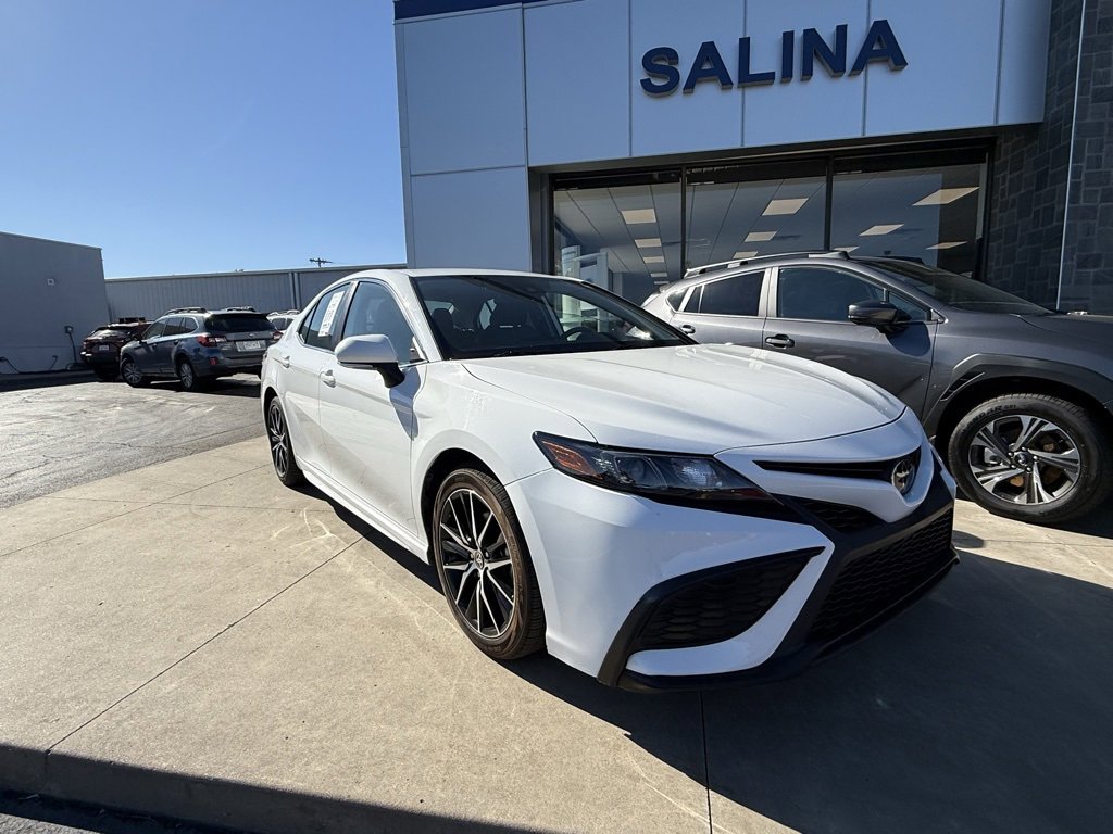 Used 2023 Toyota Camry SE