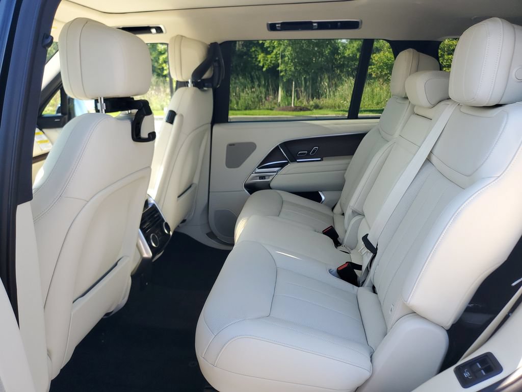 New 2026 Land Rover Range Rover Long Wheelbase SE AWD/4WD image 24