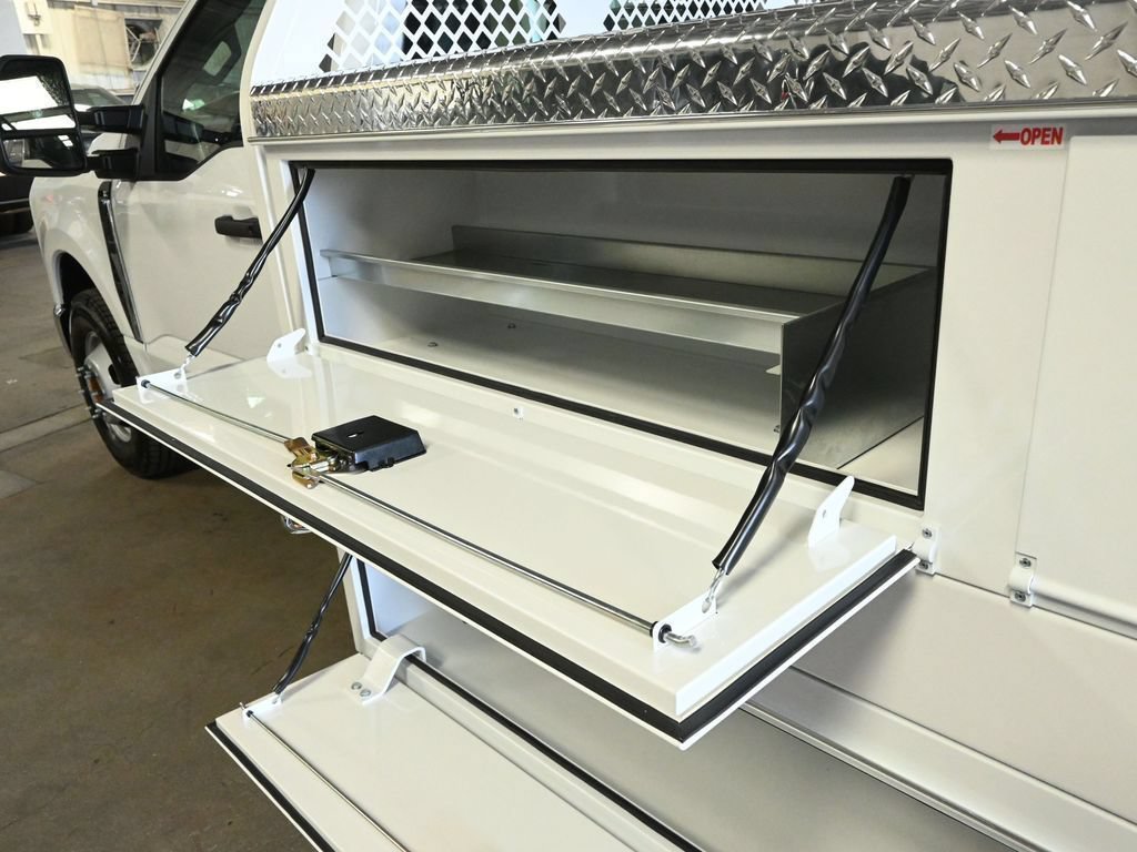 New 2026 Ford F350 XL w/ XL Chrome Package RWD image 44