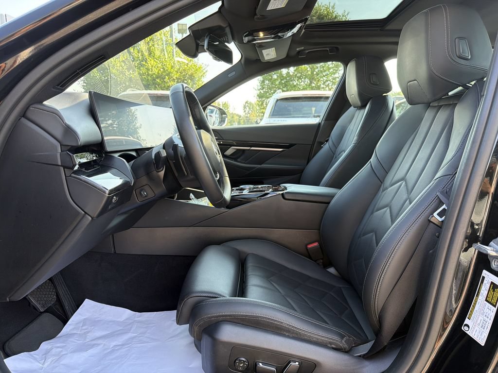 Used 2024 BMW 530i RWD image 11