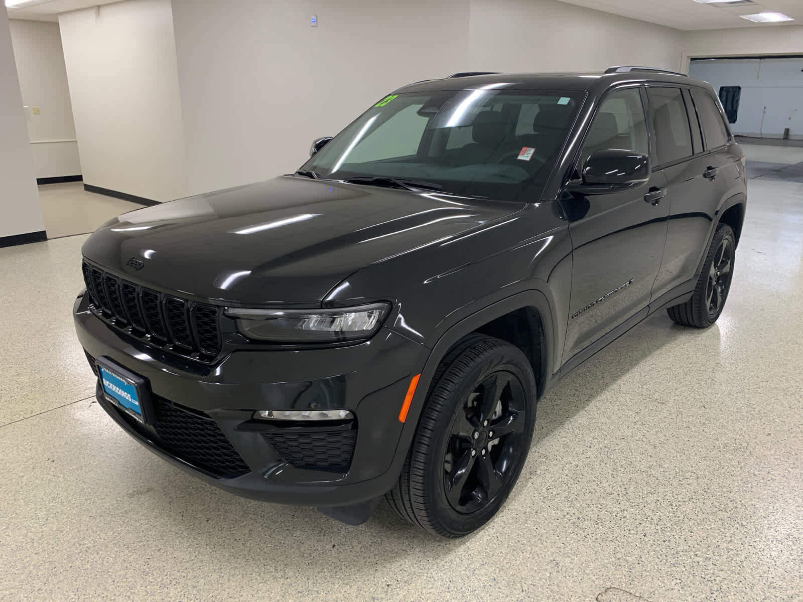 Used 2023 Jeep Grand Cherokee Limited w/ Black Appearance Package