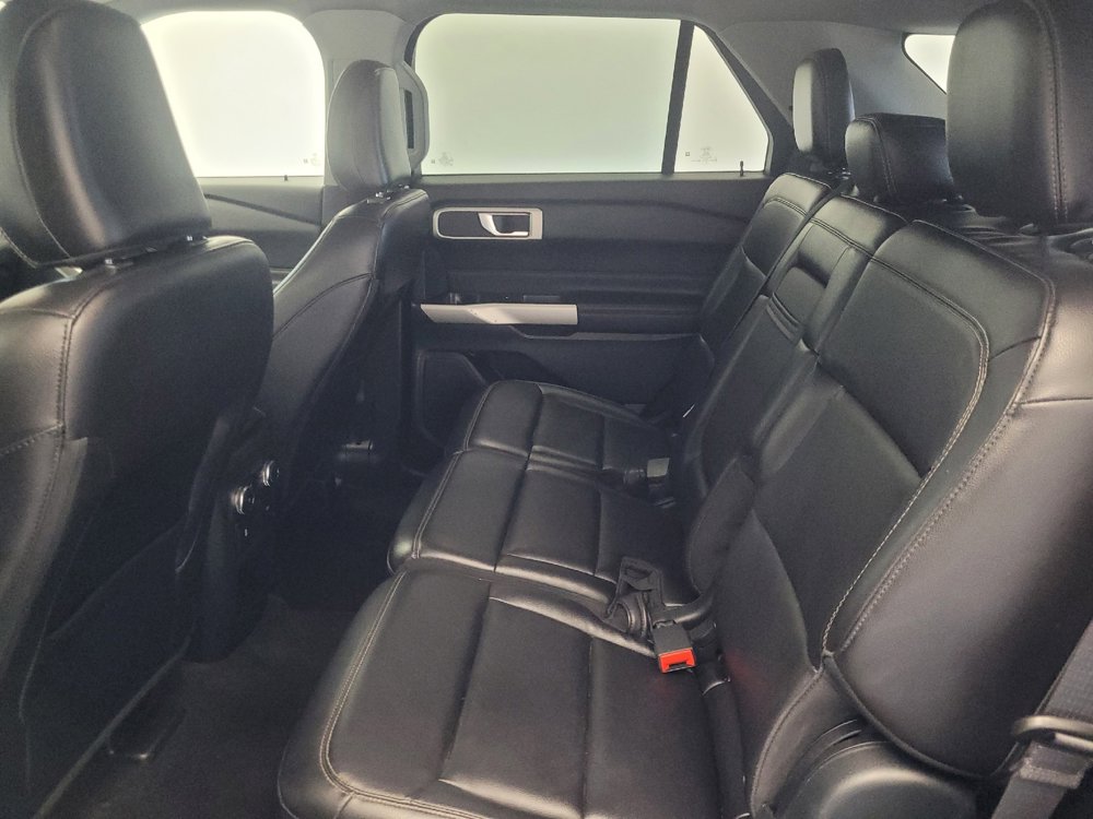 Used 2021 Ford Explorer XLT w/ Equipment Group 202A image 18
