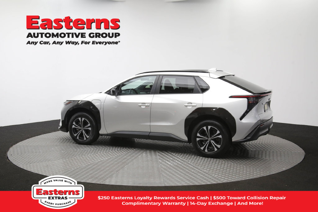 Used 2024 Toyota bZ4X FWD image 65