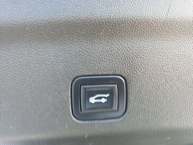 Used 2023 Chevrolet Tahoe LT image 34