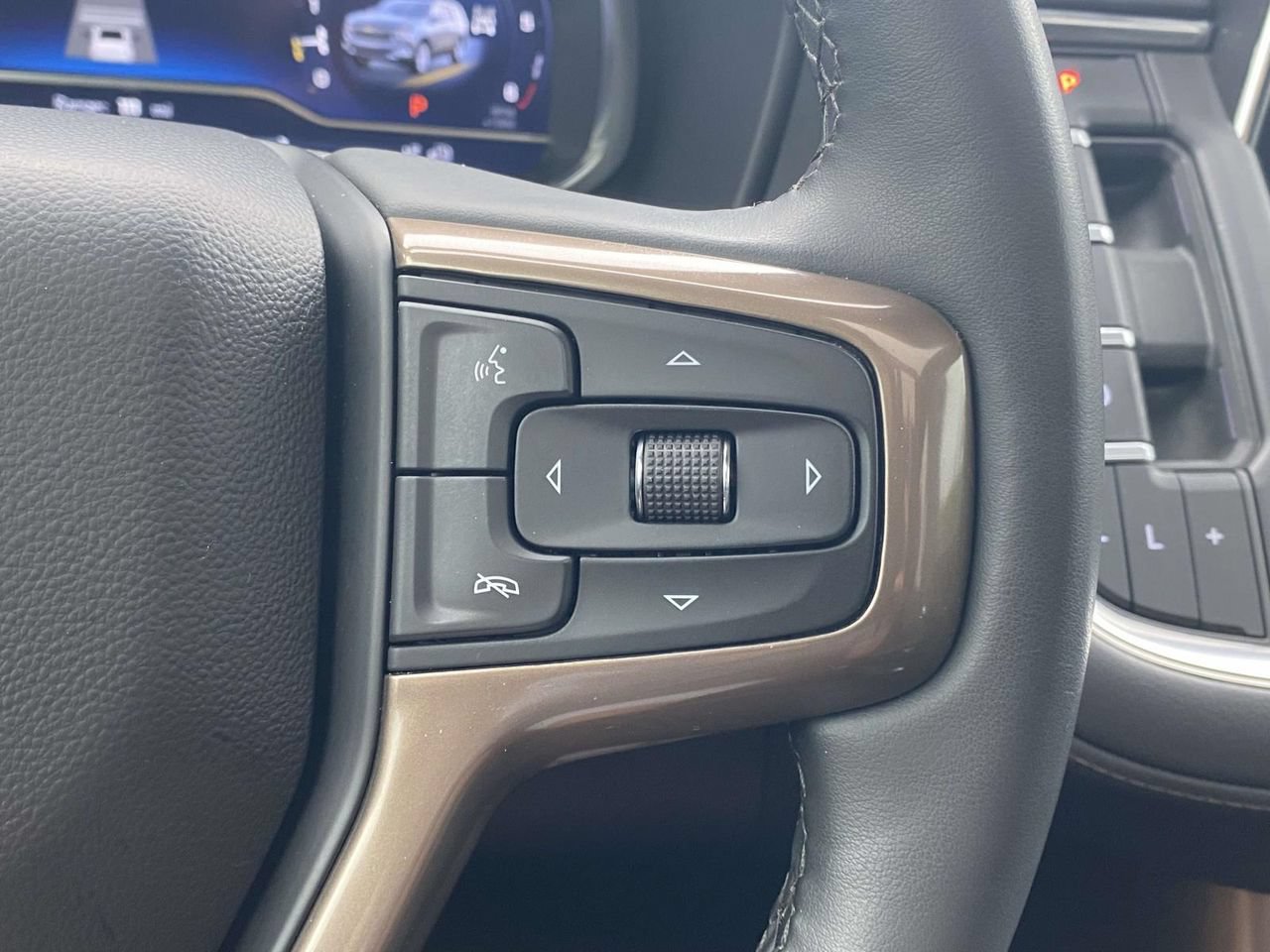 Used 2023 Chevrolet Tahoe High Country AWD/4WD image 21