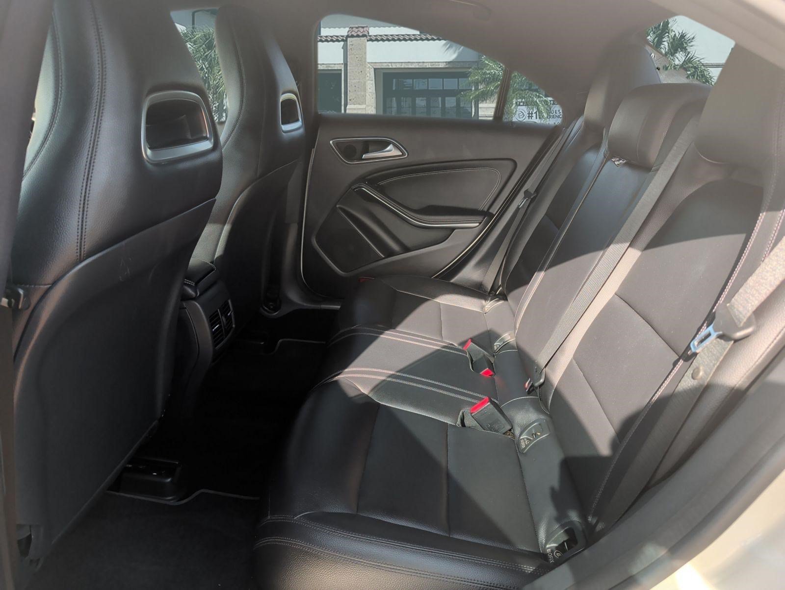 Used 2014 Mercedes-Benz CLA 250 image 23