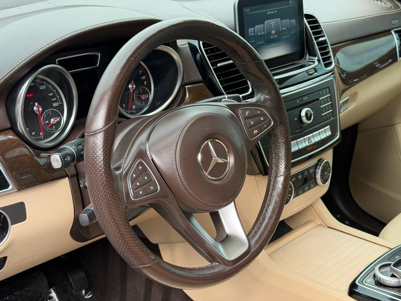 Used 2017 Mercedes-Benz GLS 450 4MATIC w/ Premium Package image 14