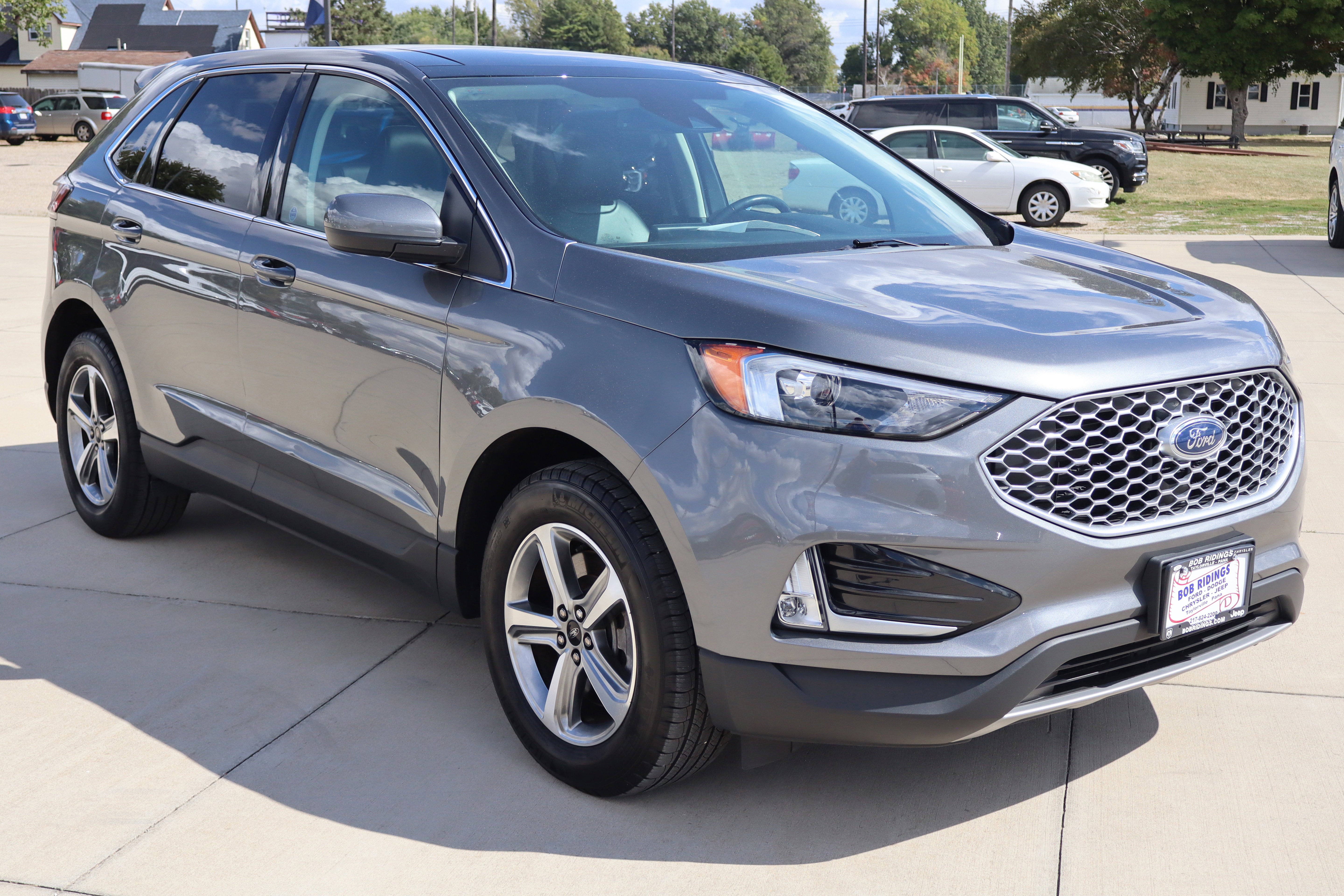 Used 2023 Ford Edge SEL w/ Convenience Package image 4