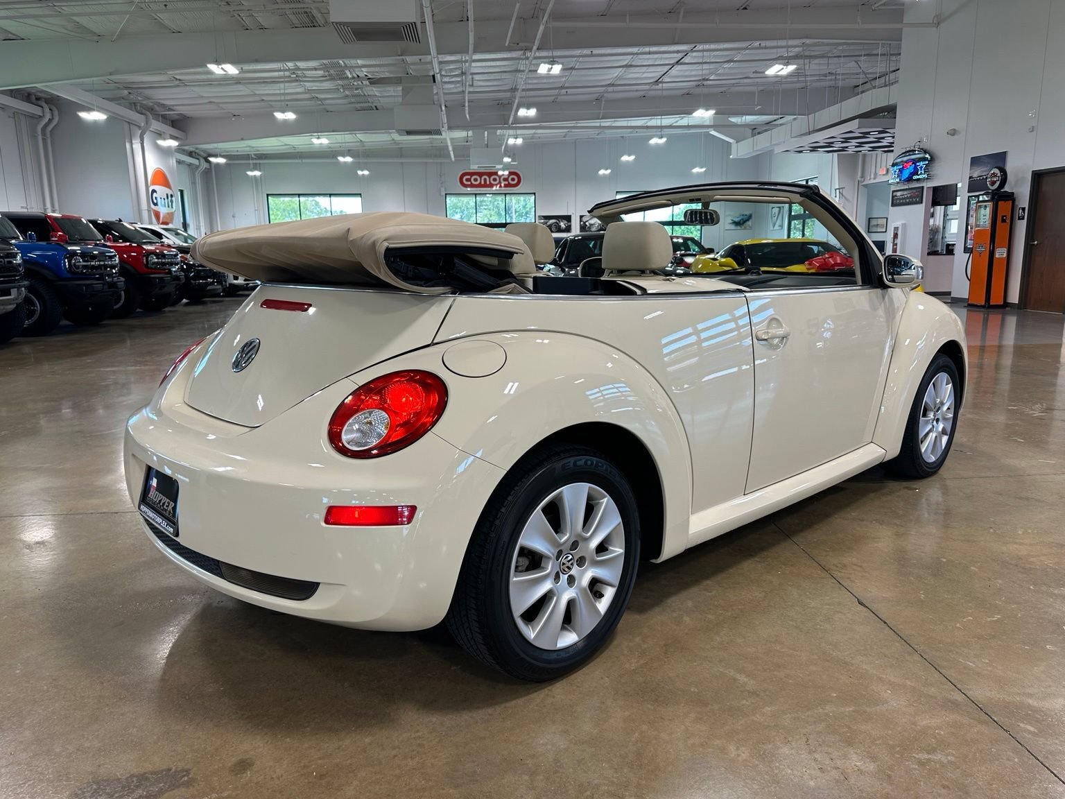 Used 2010 Volkswagen Beetle Final Edition FWD image 13