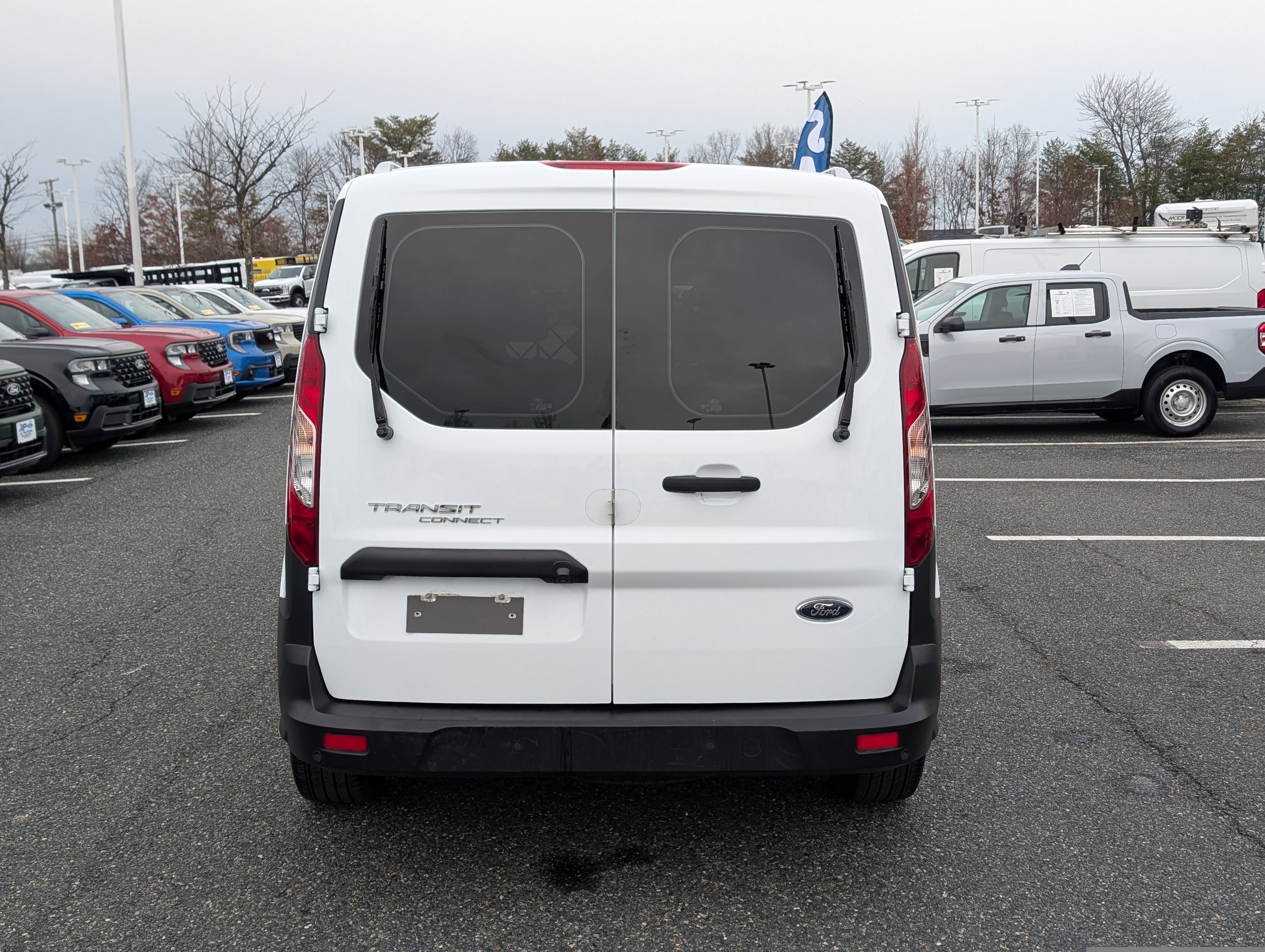 Used 2023 Ford Transit Connect XL image 4