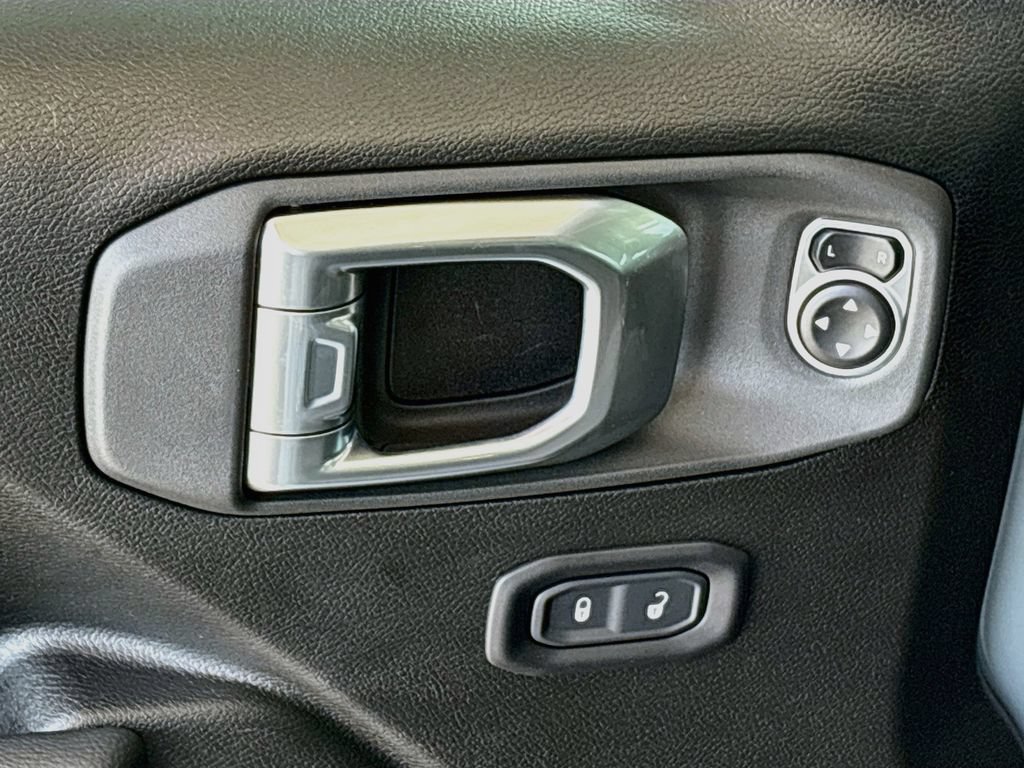 Used 2025 Jeep Gladiator Sport AWD/4WD image 22