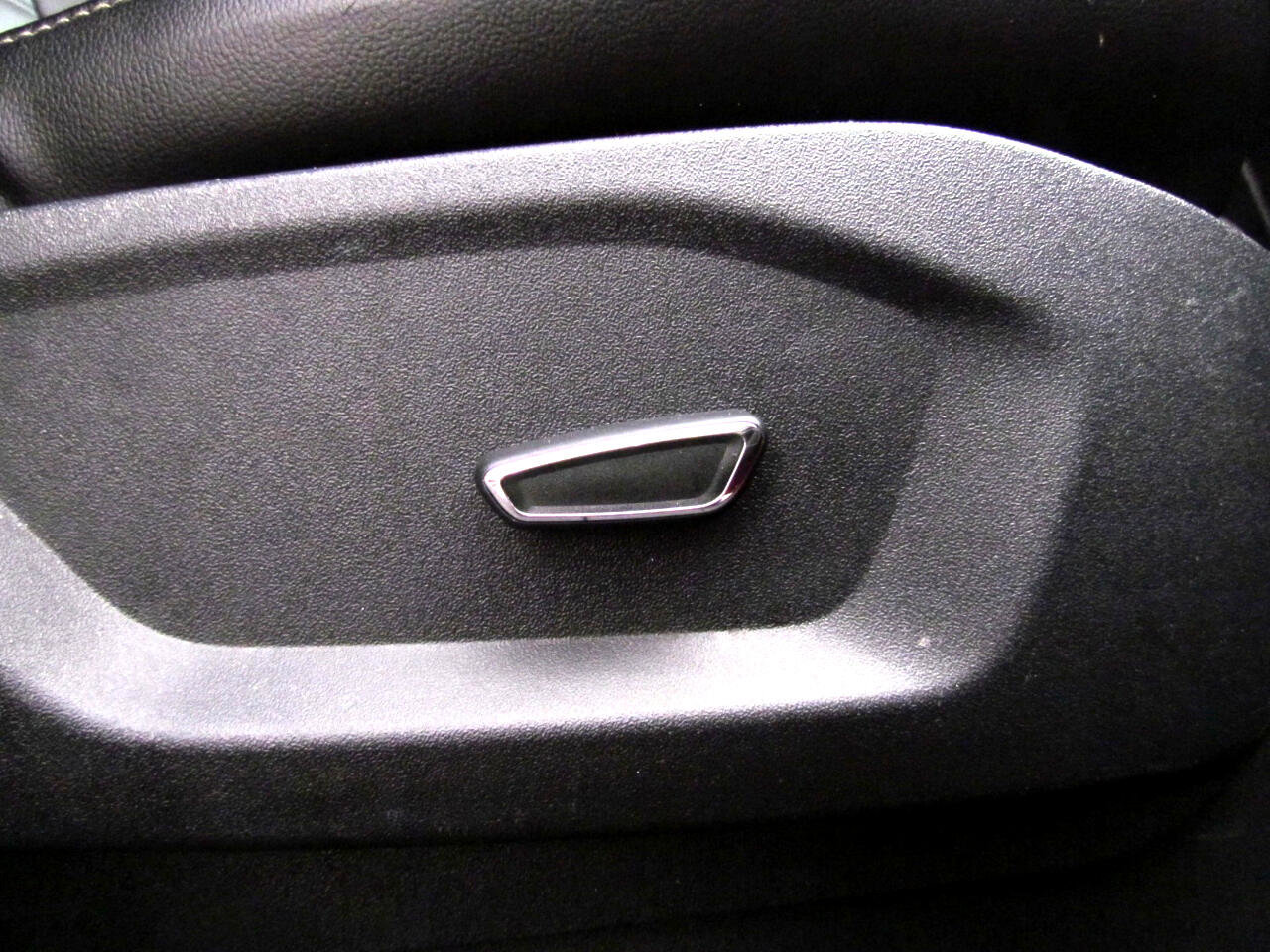 Used 2017 Ford Edge SEL w/ Equipment Group 201A image 23