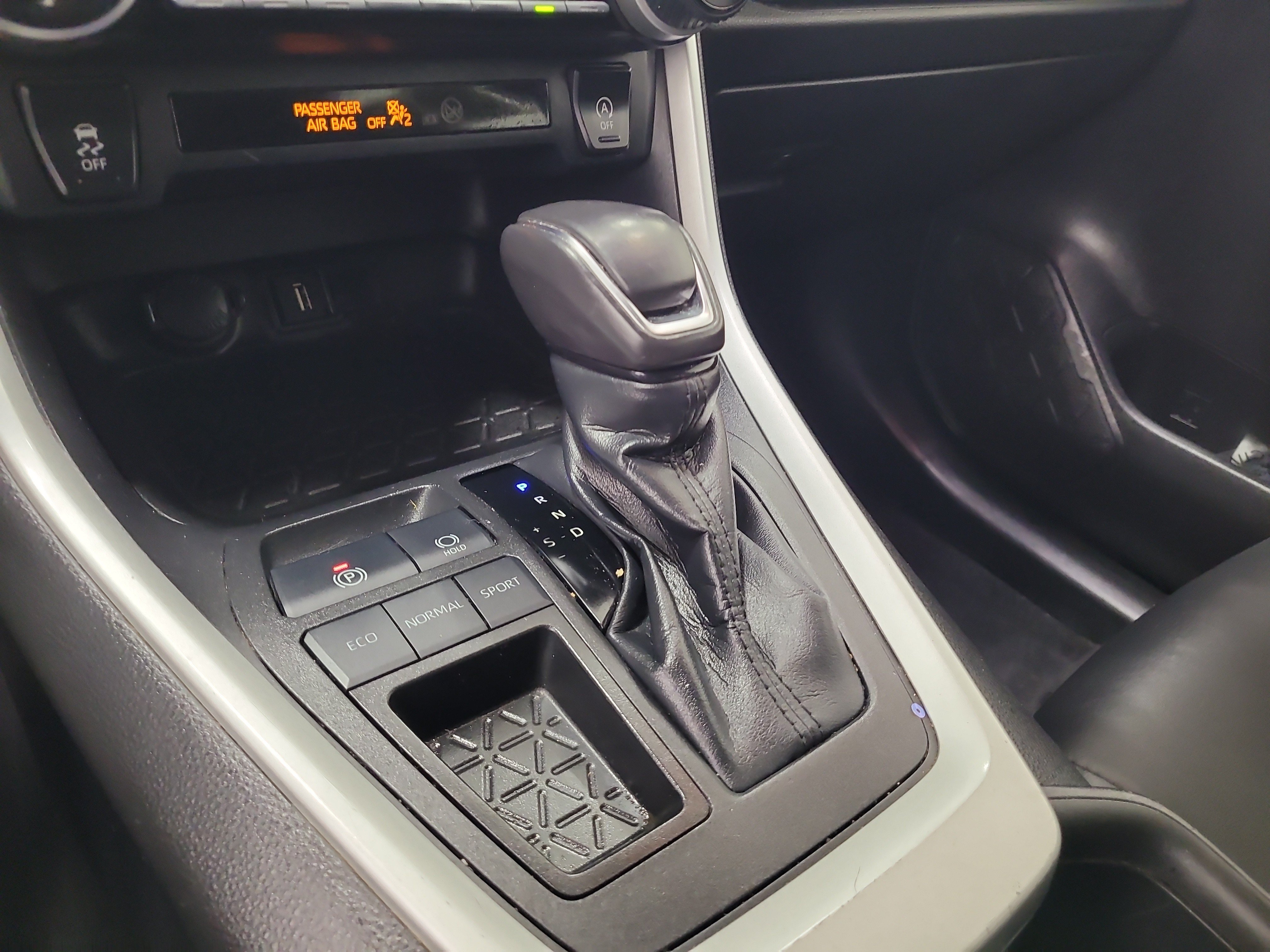 Used 2022 Toyota RAV4 XLE Premium FWD image 26